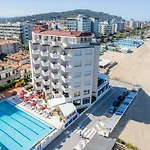 Unahotels Imperial Sport Otel Pesaro