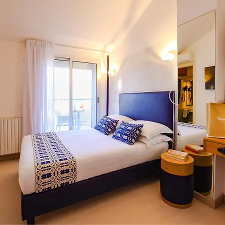 호텔 Unahotels Imperial Sport 페자로
