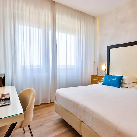 호텔 Unahotels Imperial Sport 페자로