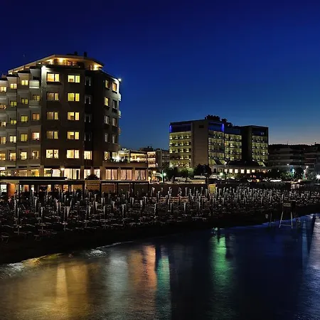 호텔 Unahotels Imperial Sport 4*