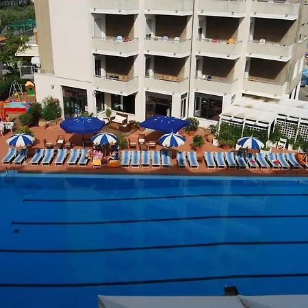 호텔 Unahotels Imperial Sport 페자로