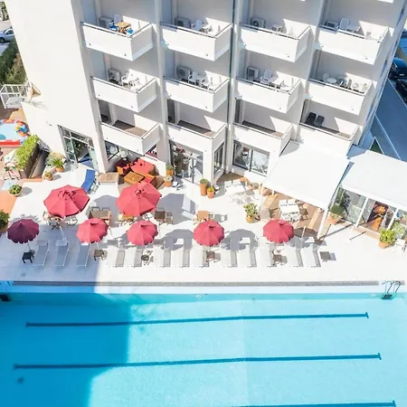 فندق Unahotels Imperial Sport 4*