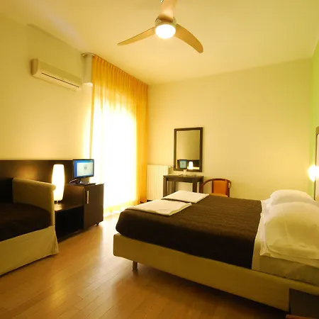 Unahotels Imperial Sport 4* بيزارو