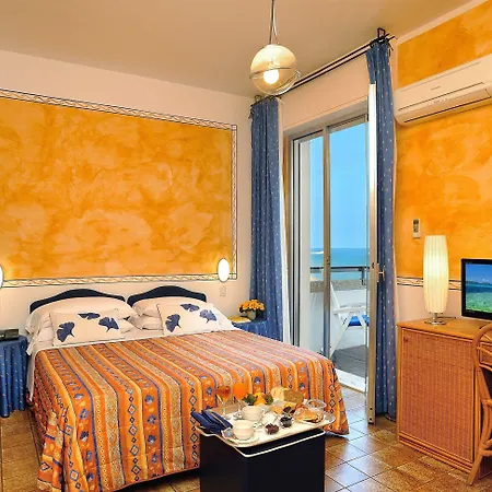 Unahotels Imperial Sport 4* بيزارو