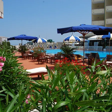 فندق Unahotels Imperial Sport بيزارو