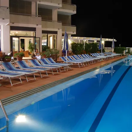 Hotel Unahotels Imperial Sport 4*