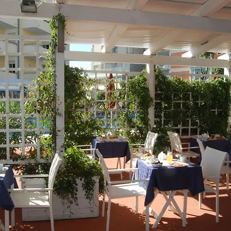 Unahotels Imperial Sport بيزارو