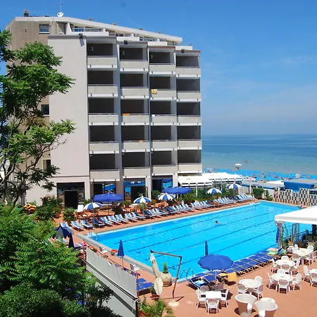 Unahotels Imperial Sport فندق